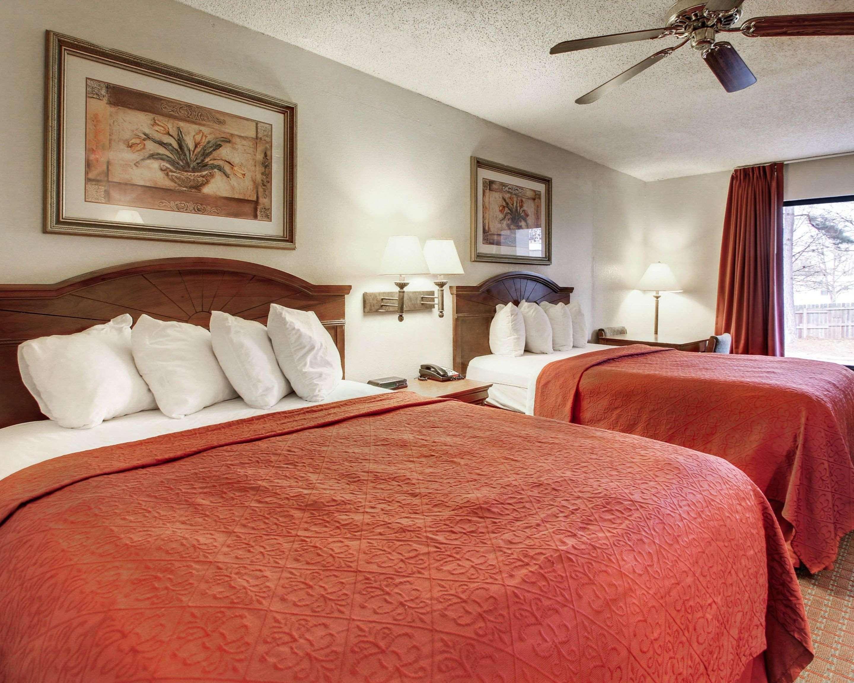 Quality Inn & Suites Clinton Extérieur photo