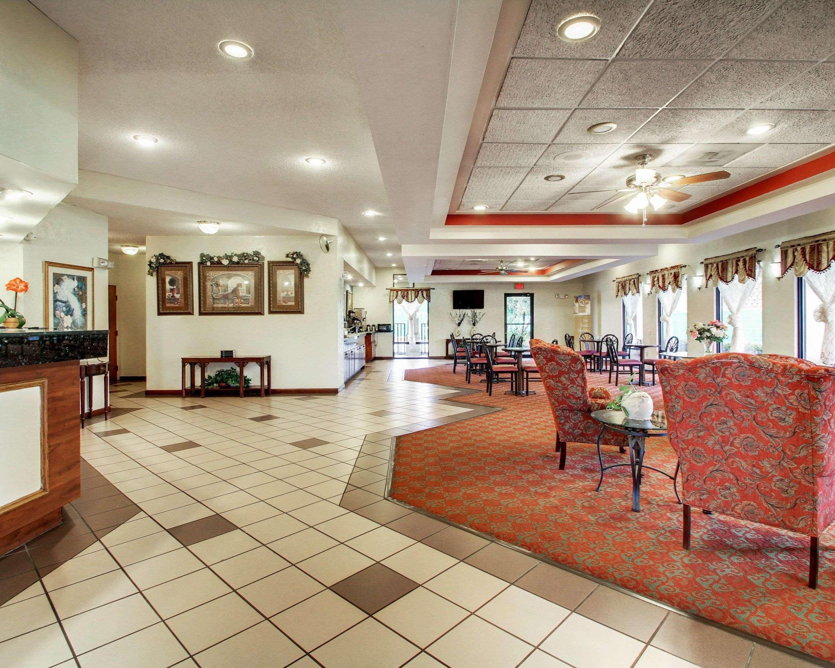 Quality Inn & Suites Clinton Extérieur photo