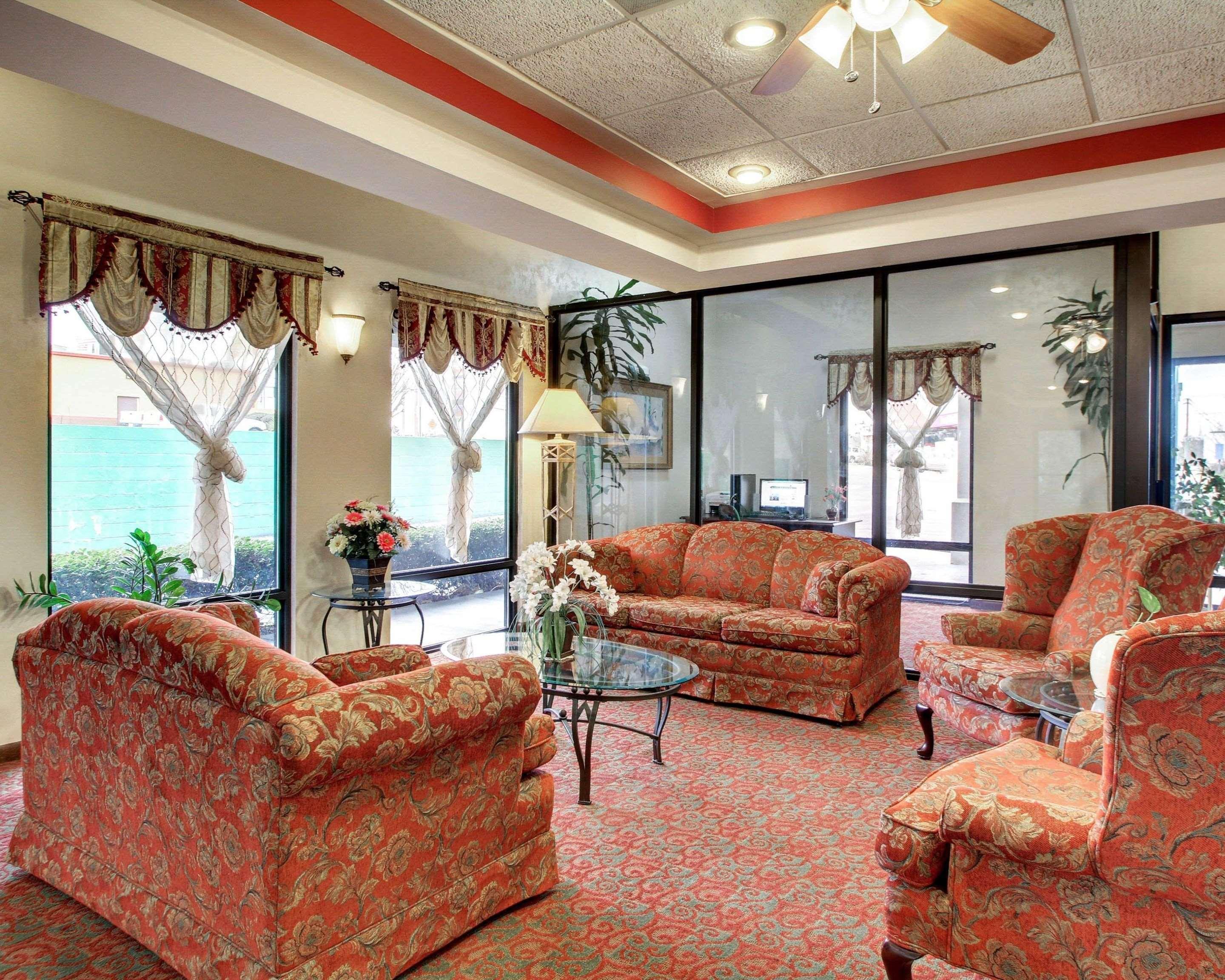 Quality Inn & Suites Clinton Extérieur photo